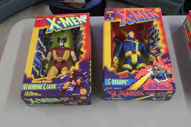 lot 119 image: Lot of (2) Marvel Comics X-Men Action Figures Including 1) Wolverine Classic AND 1) Cyclops
