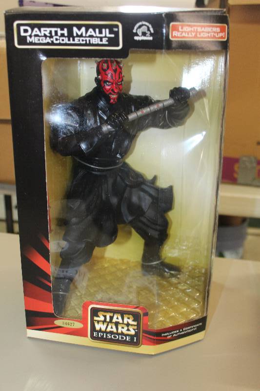 lot 140 image: Hasbro Star Wars Episode 1 Darth Maul Mega Collection