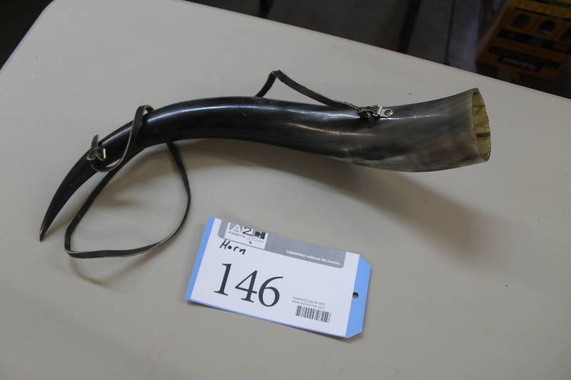 lot 146 image: Horn w Strap