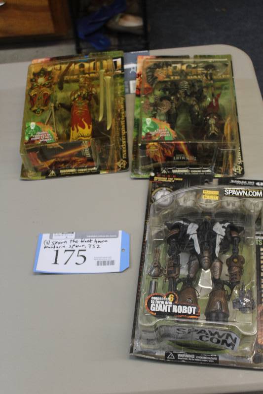 lot 175 image: Lot of (3) Spawn Action Figures Including 1) Spawn The Black Heart AND 1) Mandarin Spawn AND 1) Giant Robot TS2