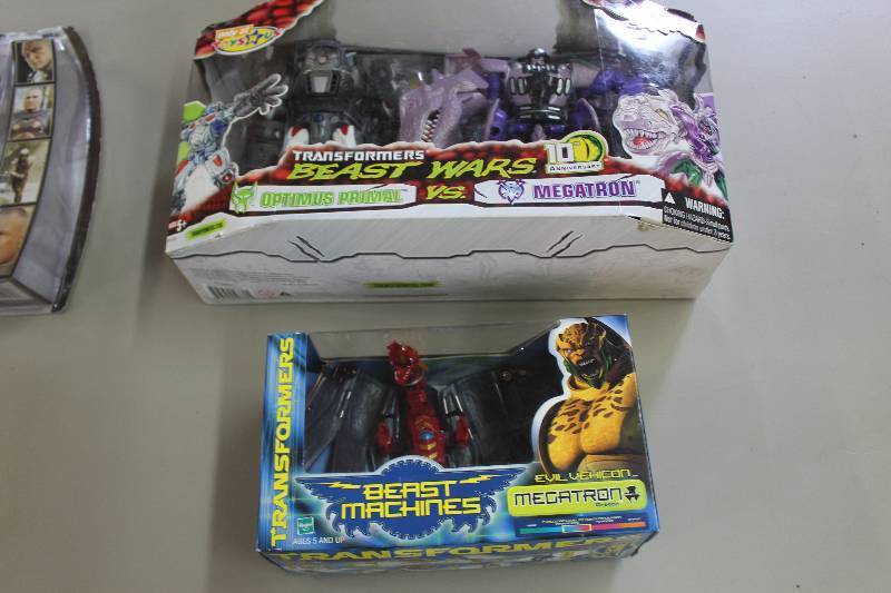 lot 191 image: Lot of (2) Transformers Action Figures Including 1) Beast Machines Megatron AND 1) Beast Wars Optimus Primal vs. Megatron