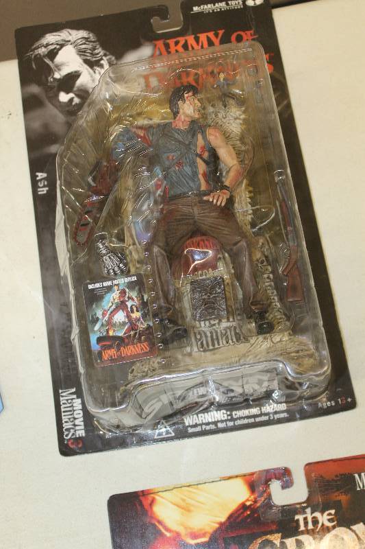 lot 186 image: Ash Army Of Darkness Action Figure