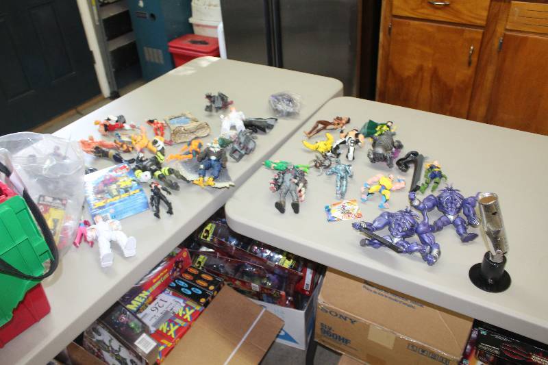 lot 239 image: Box Lot of Action Figures