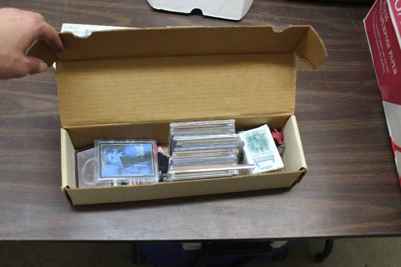 lot 262 image: Box Lot of Action Figure Cards