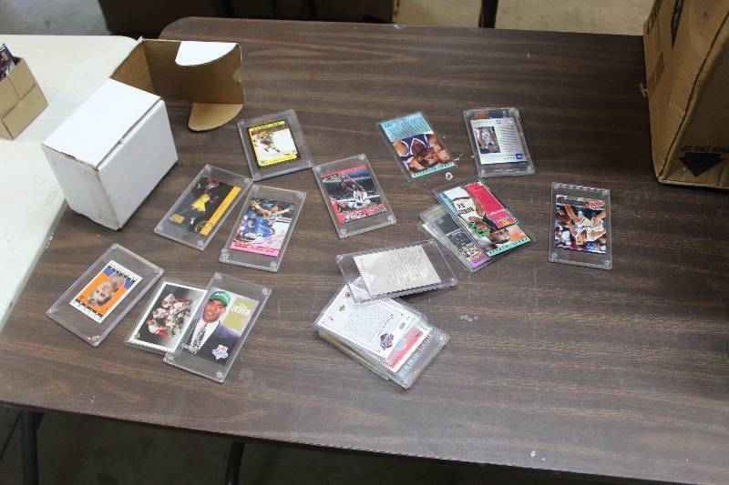 lot 275 image: Box Lot of Football Trading Card