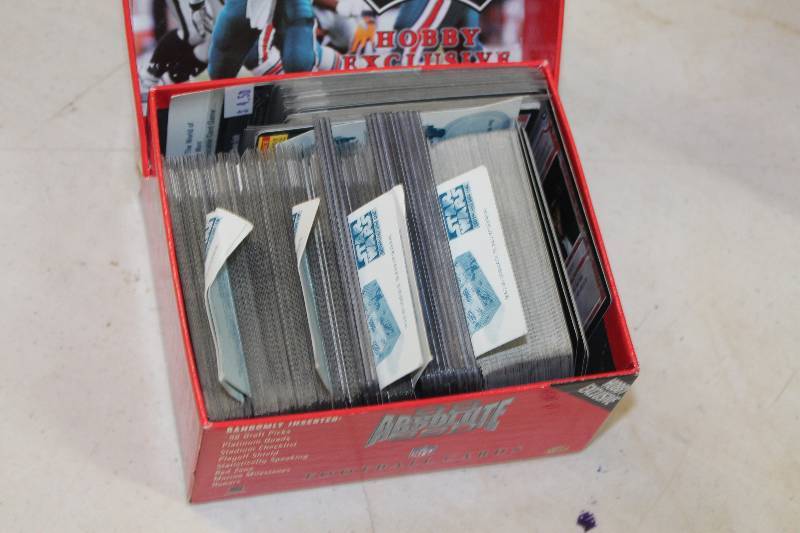lot 282 image: Box Lot of Star Wars Action Figure Cards