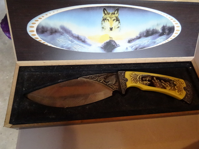 Wolf Knife