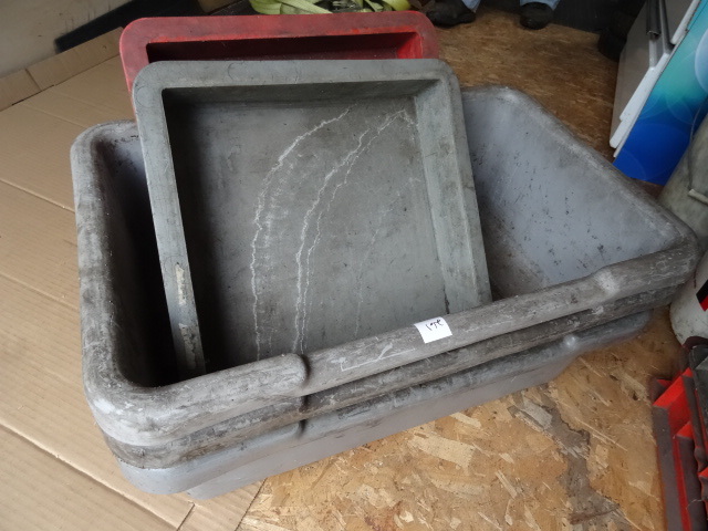 Plastic Tubs