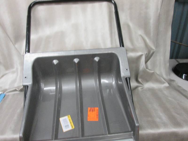 Suncast 19-12 in. Snow Shovel with...