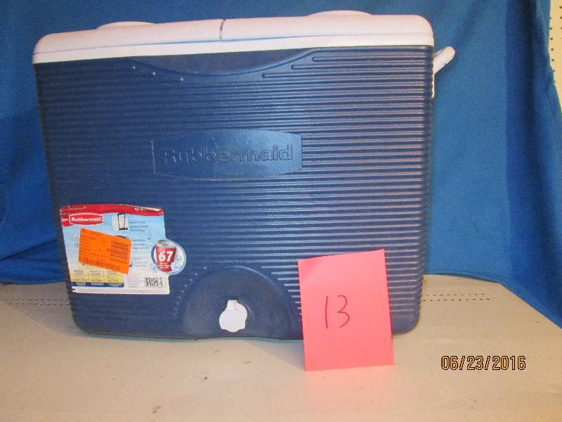 Blue Rubbermaid 45 Quart cooler Jug...