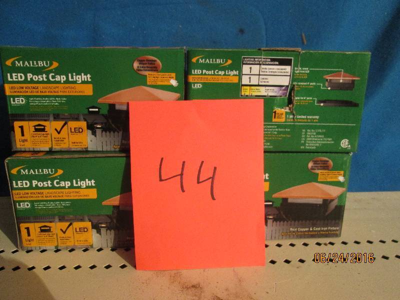 4 Malibu LED post cap light fits 4...