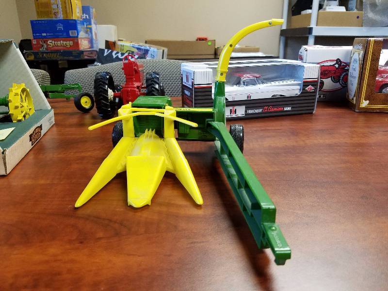 lot 16 image: John Deere diecast Forage Harvester by ERTL