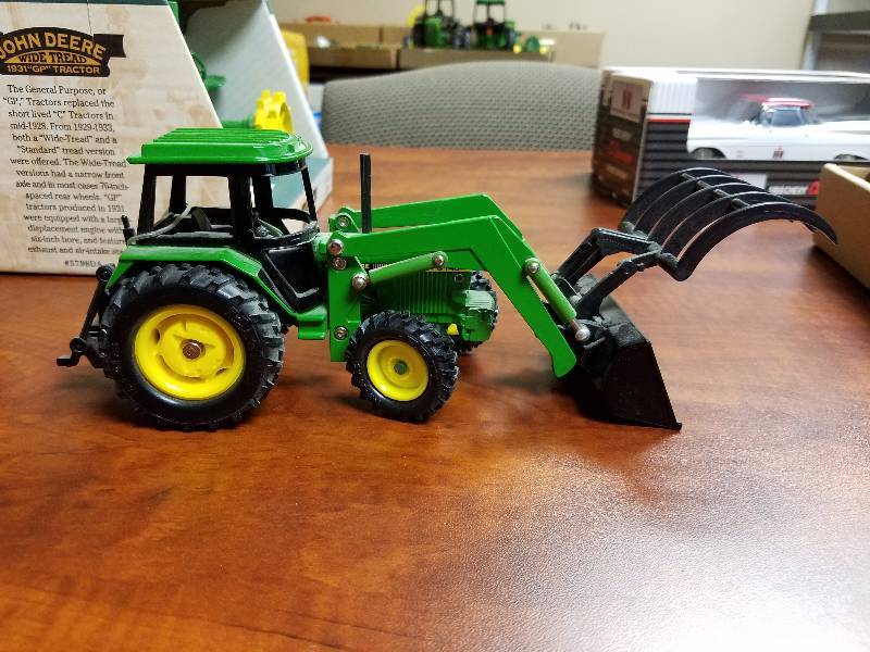 john deere diecast tractors