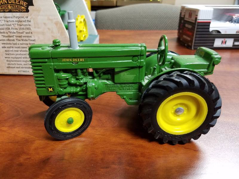 lot 33 image: John Deere model M diecast tractor by ERTL