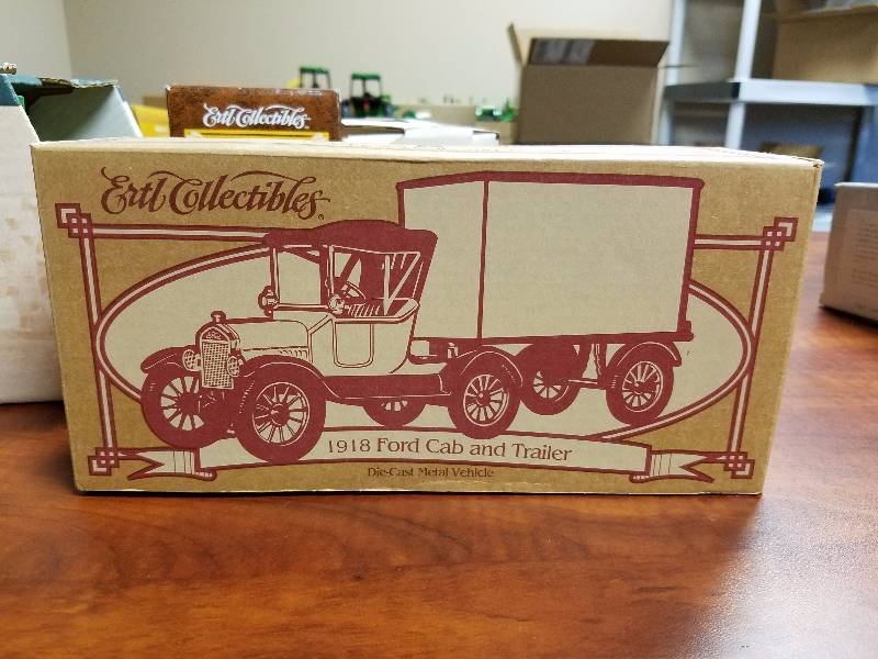 lot 39 image: 1918 Ford Cab & Trailer diecast by ERTL
