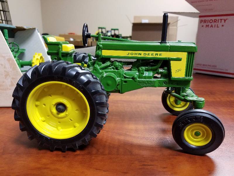 lot 50 image: John Deere Model 720 diecast tractor by ERTL