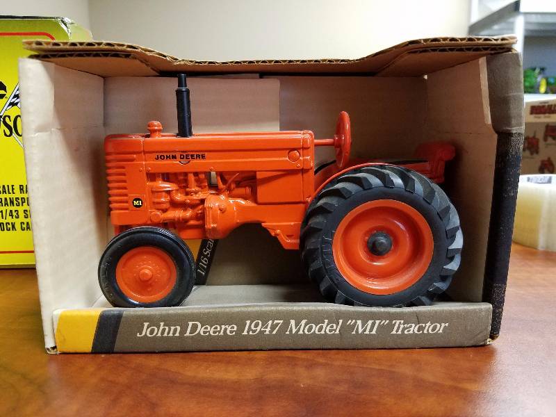 lot 56 image: John Deere Model MI 1947 diecast tractor by ERTL