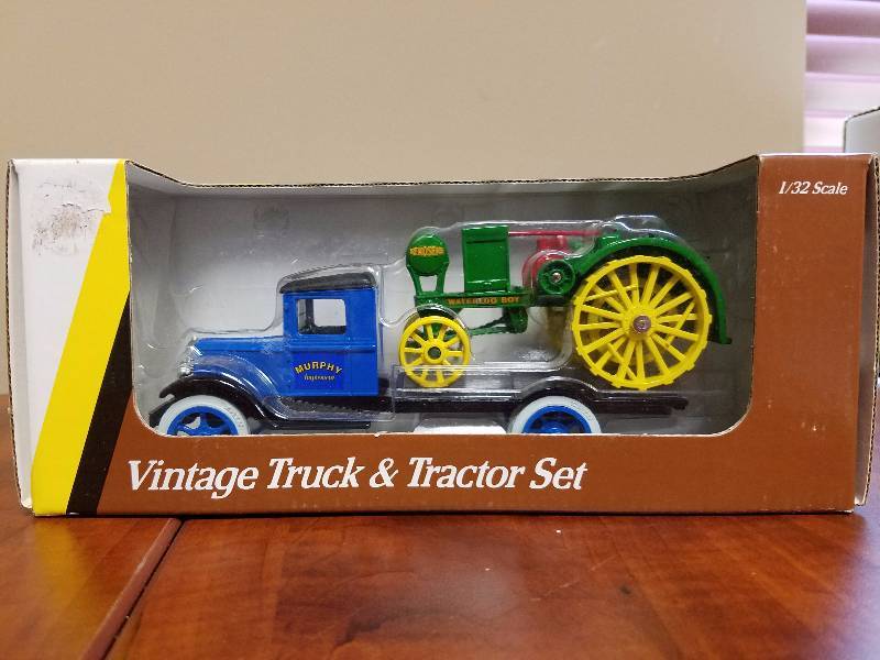 lot 63 image: Diecast Truck & trailer by ERTL