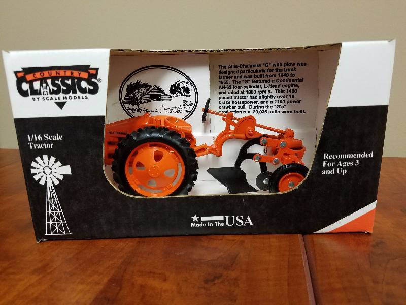 lot 67 image: Allis Chalmers Diecast Tractor Model G