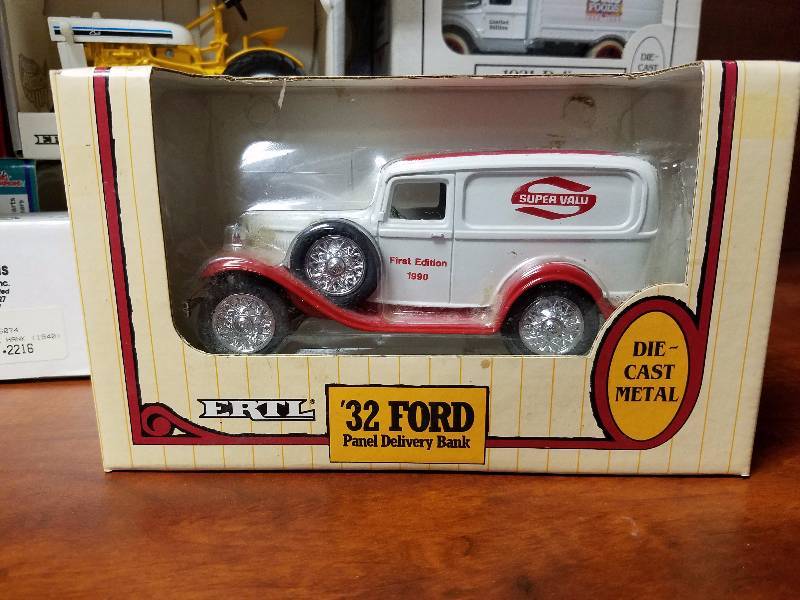 1932 Ford Panel Deliver truck diecast bank by ERTL SuperValu | Die Cast ...