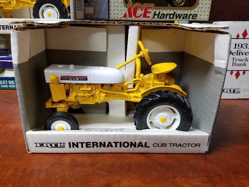 lot 78 image: International Cub Tractor diecast by ERTL