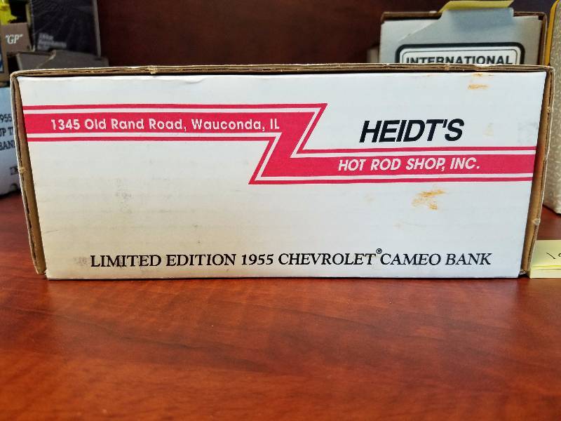 lot 100 image: 1955 Chevrolet Cameo Bank by Ertl