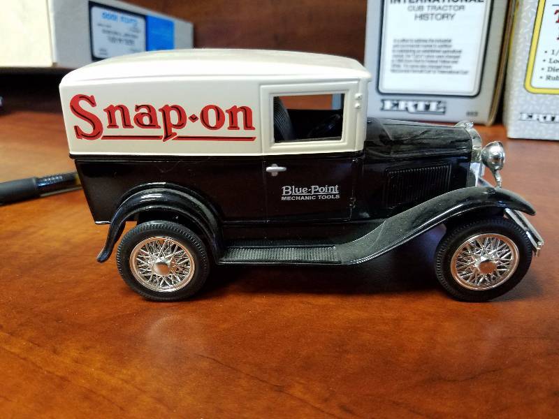 lot 107 image: Snap-On Tools Diecast Bank