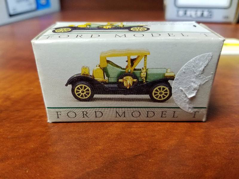 lot 108 image: Ford Model T diecast