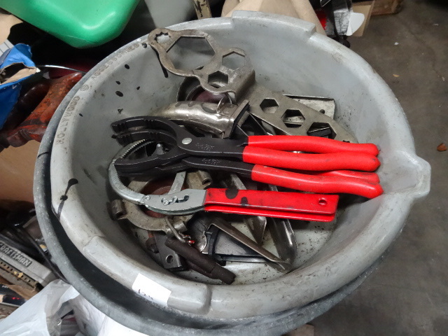 Oil Pan and Tools