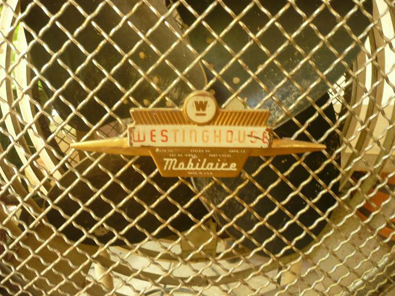 lot 8 image: Vintage Fan