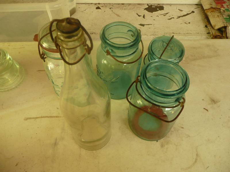 lot 18 image: Vintage Glass Group