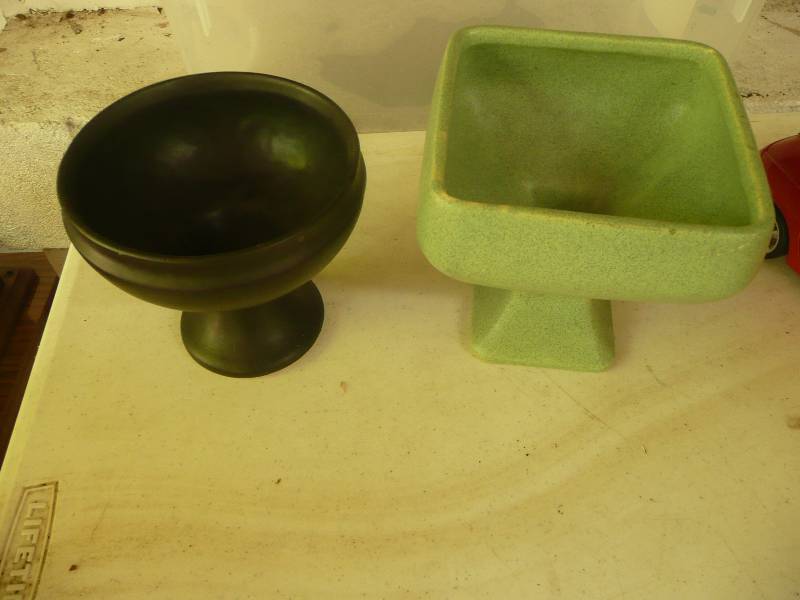 lot 22 image: Vintage Floral Pottery