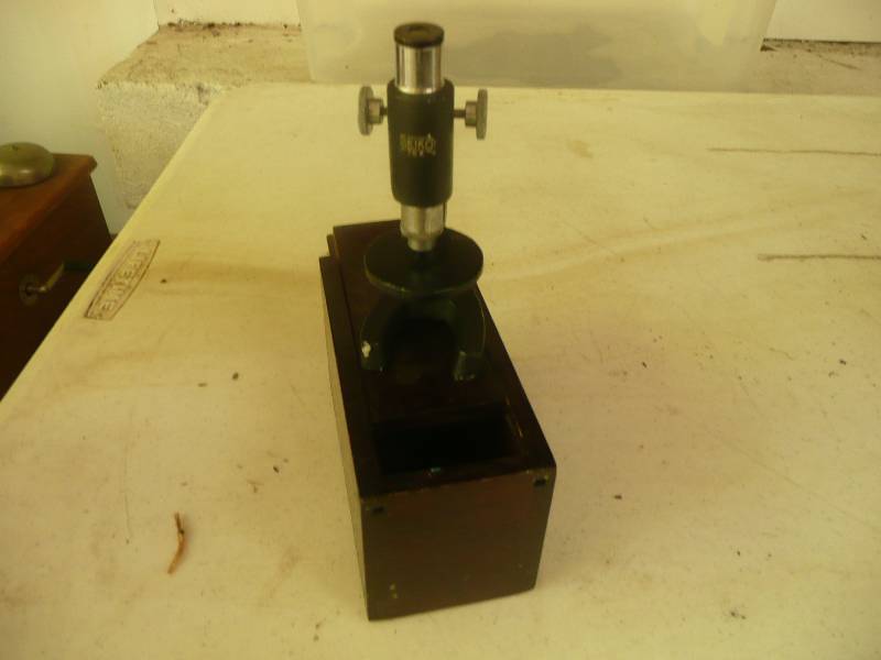 lot 24 image: Antique Seiko Mini Childs Microscope