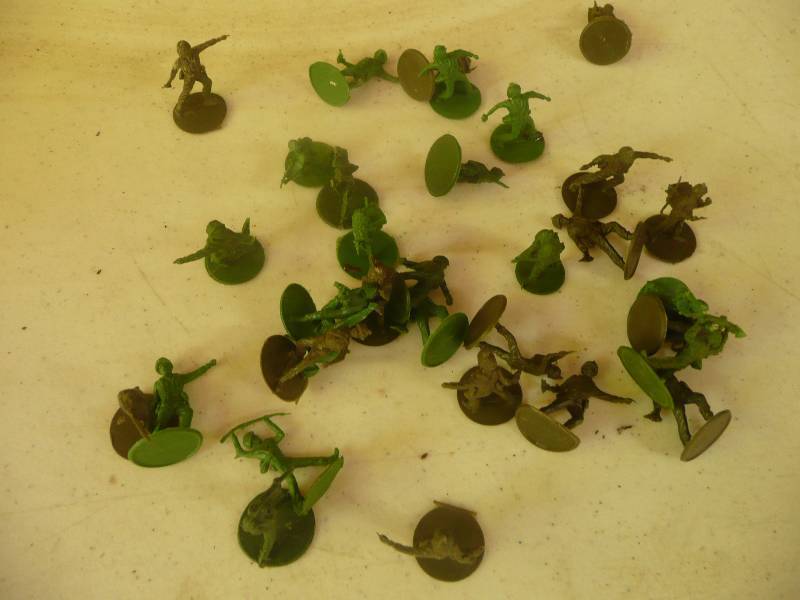 lot 45 image: Mini Marx Figures