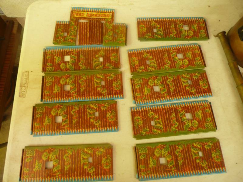 lot 51 image: Vintage Marx Fort Dearborn