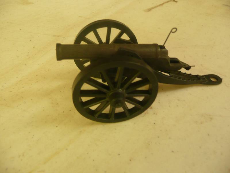lot 52 image: Marx Cannon