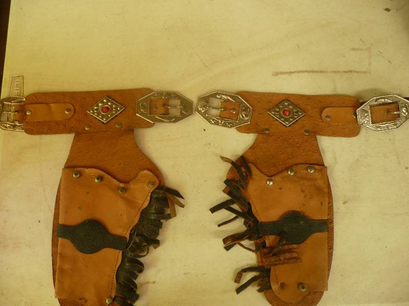 lot 63 image: Vintage Holster Set