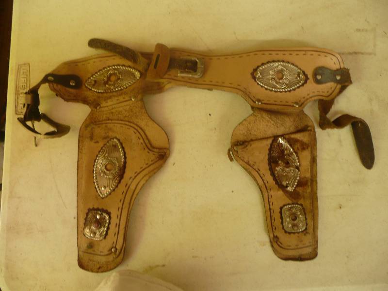 lot 64 image: Vintage Holster Set