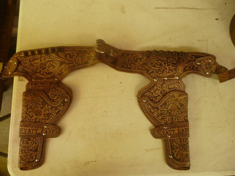lot 66 image: Vintage Holster Set - Wyatt Earp - Leather