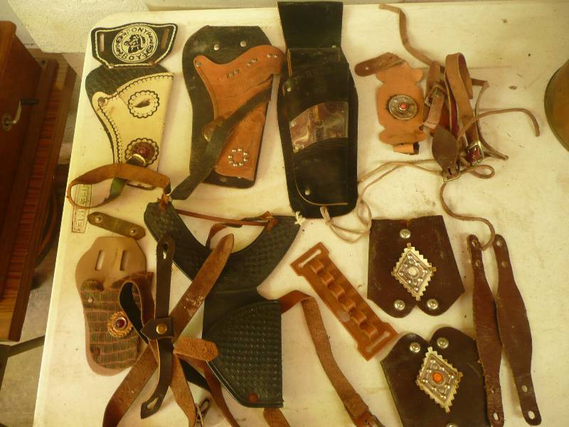 lot 71 image: Vintage Holsters, Belts & Misc. Group