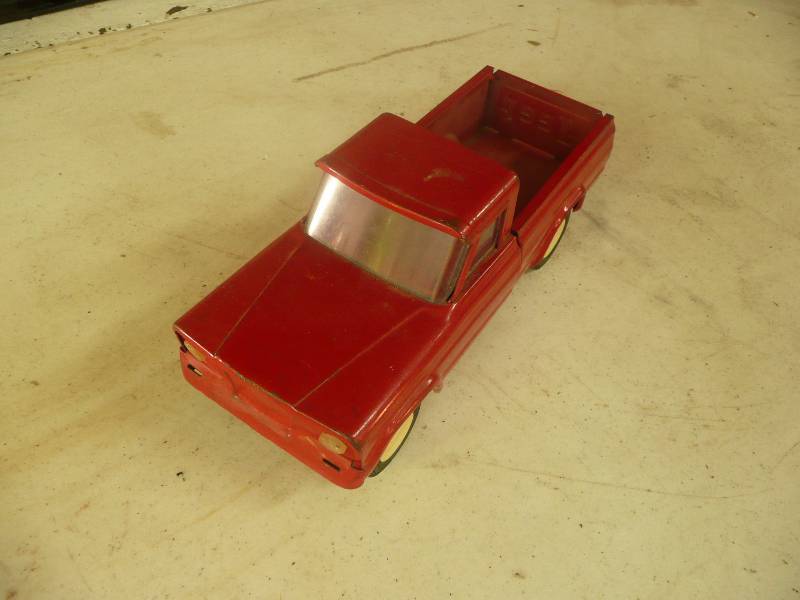 lot 97 image: Vintage Tonka Jeep