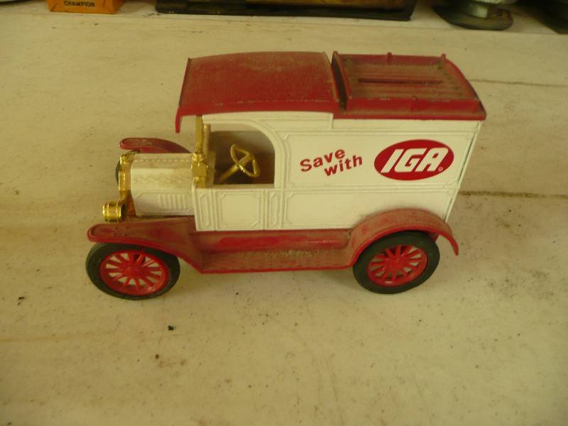 lot 98 image: Vintage IGA Coin Bank