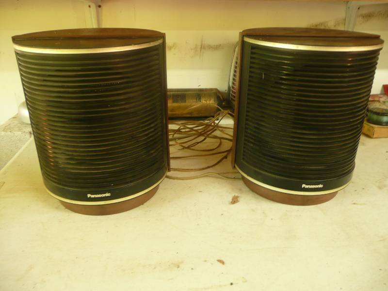 lot 101 image: 1970s Vintage Panisonic Speakers - Work