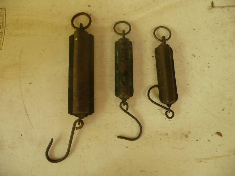lot 104 image: Vintage Fish Scales PS&W Company