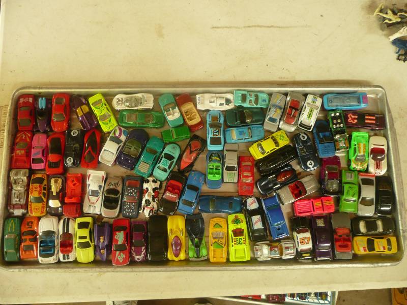 lot 111 image: Vintage Tray Of Hot Wheels
