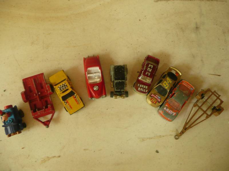 lot 126 image: Vintage Collectible Hot Wheel Group