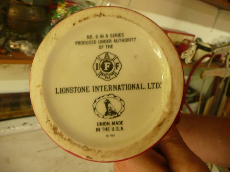 lot 134 image: Vintage Fire Hydrant Container - RARE