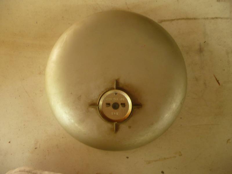 lot 136 image: Vintage Large Vangaurd Fire Alarm