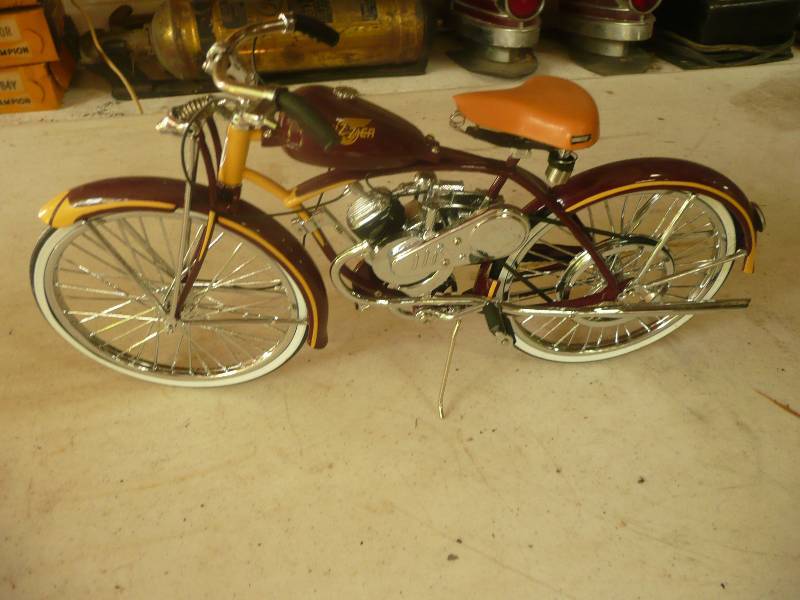 lot 137 image: Vintage Wizzer Model Bike