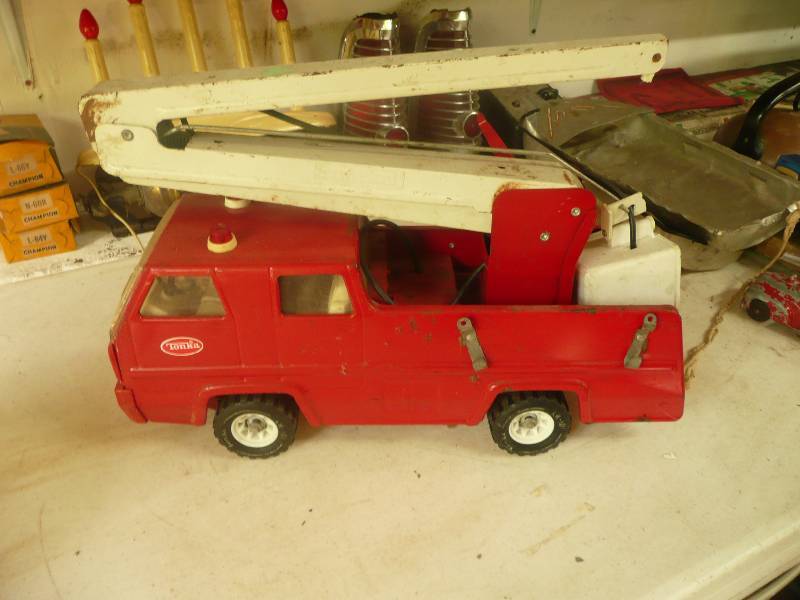 lot 146 image: Vintage Tonka Fire Truck